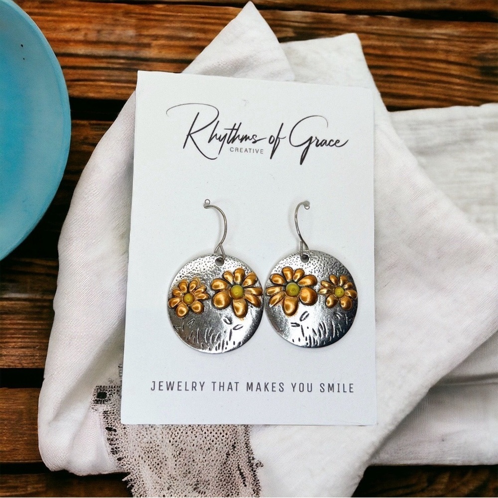 Silver & Gold Flower Power: Boho Chic Dangle Earrings for Effortless Vibes! NWT - Picture 2 of 4